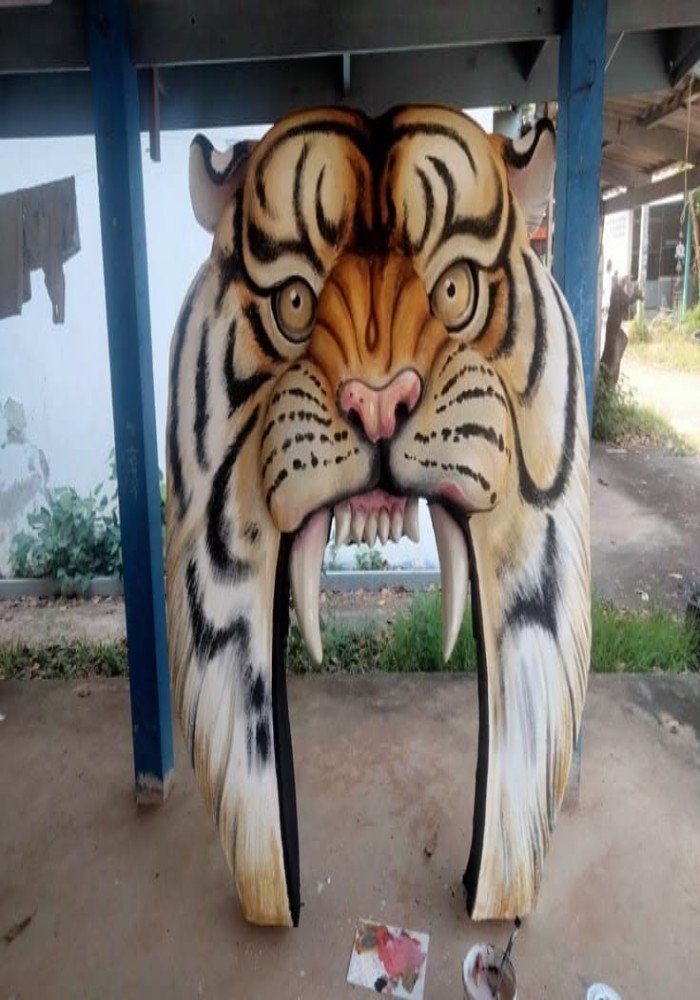 Fiberglass Tiger Head Gate Entry Prop